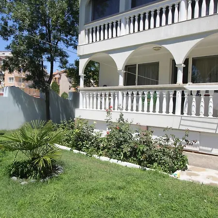 Spacious Bravo1 Apartman *