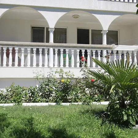 Spacious Bravo1 Apartman Napospart